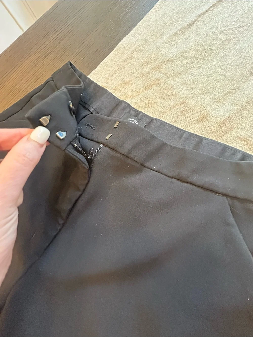 Express Editor Flare Trouser Pants Black High Rise Size 10R Like New - Picture 9 of 13
